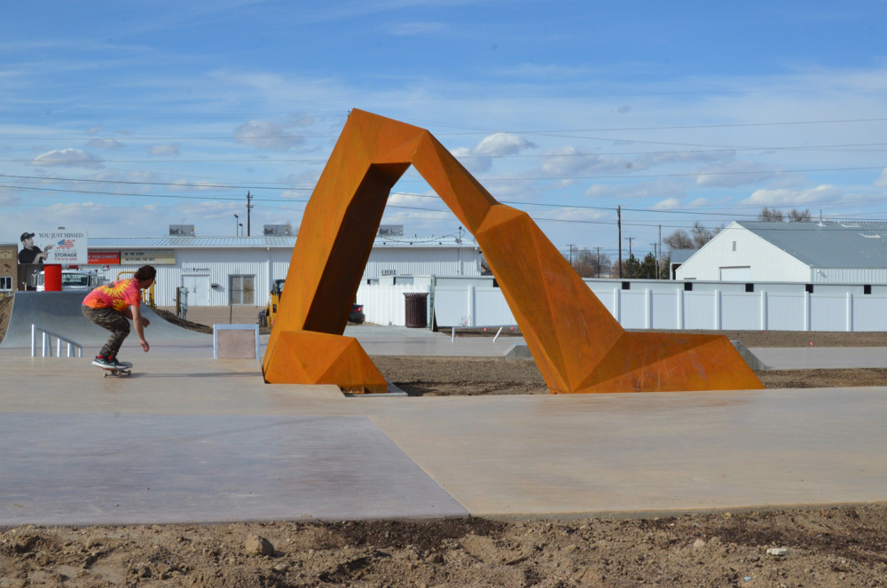 Chevron_5_Public-Sculpture-by-Joshua-Goss