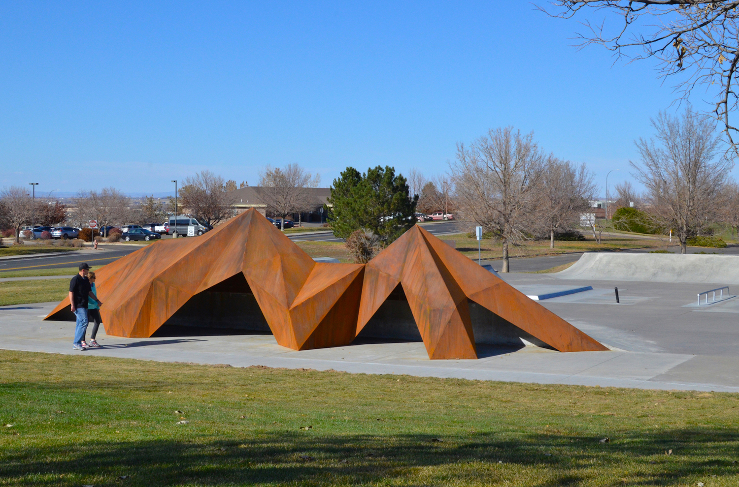 Range-1_Public-Sculpture-by-Joshua-Goss